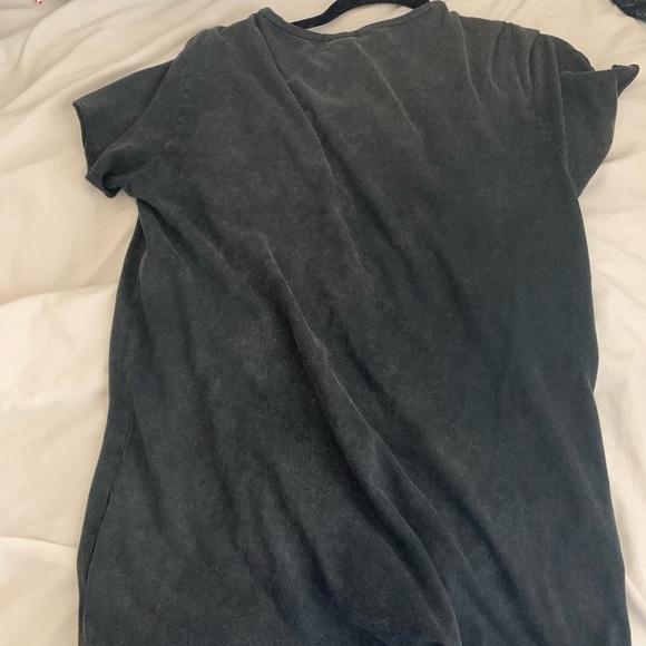 H&M graphic tee - Picture 2 of 2